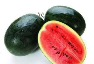 瓜里面是黑怎么吃,揭秘瓜内黑籽的妙用与美味