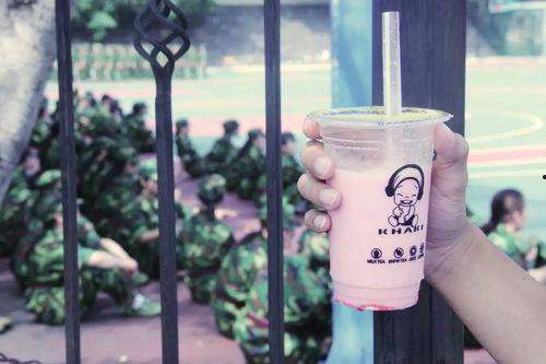 吃瓜群众吃奶茶,奶茶热潮下的“吃瓜群众”众生相